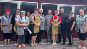 Vatikán podpořil dobrovolnice připravující jídlo pro vojáky na Ukrajině