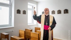 Charita Kralupy nad Vltavou slaví 25 let. Otevřela nové služby pro seniory i rodiny v nouzi