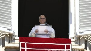 Lev XIV. v polední modlitbě: Boží plány jsou „lidštější“ než lidské představy