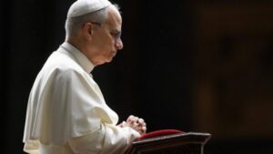 Lev XIV. se modlí za oběti železničního neštěstí ve Španělsku